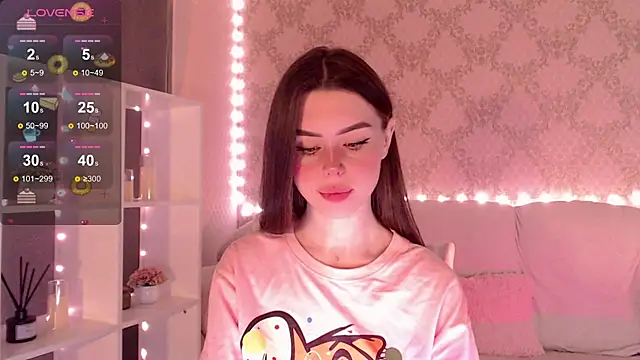 Snapshot of HolyMiax chatting on October 2025 03:50:02 AM HolyMiax online show from October 2025 03:50:02 AM