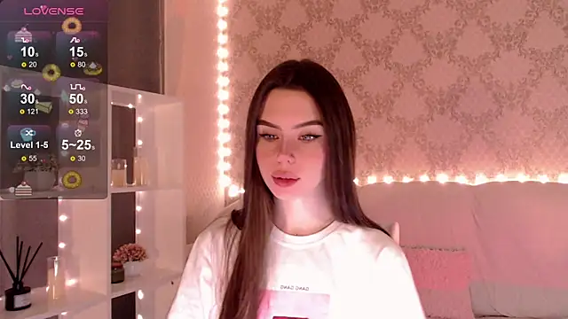 Snapshot of HolyMiax chatting on November 2025 03:05:01 AM HolyMiax online show from November 2025 03:05:01 AM