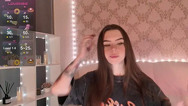 Snapshot of HolyMiax chatting on November 2025 03:23:02 AM HolyMiax online show from November 2025 03:23:02 AM