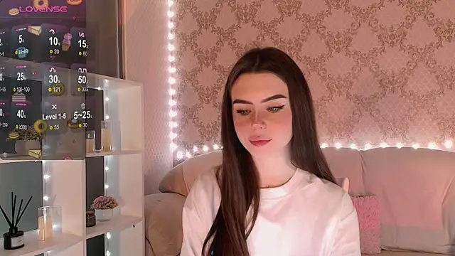 Snapshot of HolyMiax chatting on November 2025 03:06:02 AM HolyMiax online show from November 2025 03:06:02 AM