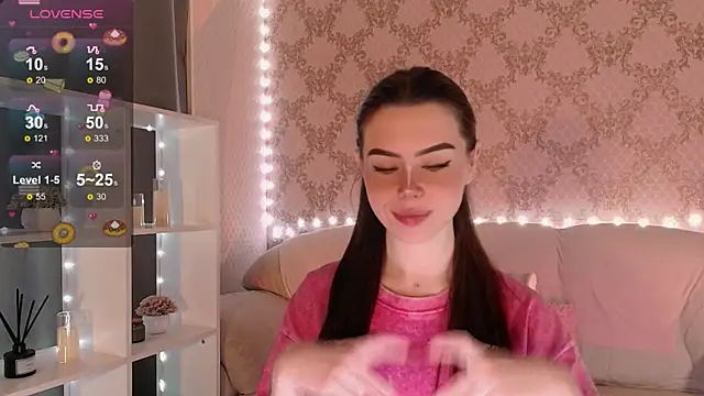 Snapshot of HolyMiax chatting on November 2025 03:40:01 AM HolyMiax online show from November 2025 03:40:01 AM