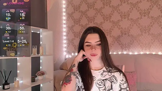 Snapshot of HolyMiax chatting on December 2025 03:11:01 AM HolyMiax online show from December 2025 03:11:01 AM