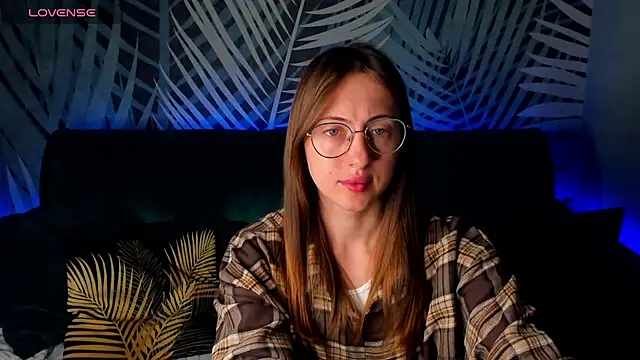 Snapshot of ChristyCrayme chatting on October 2025 10:05:01 PM ChristyCrayme online show from October 2025 10:05:01 PM