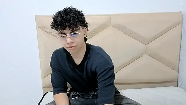 Snapshot of Kei_Dream chatting on September 2025 03:30:02 AM Kei Dream online show from September 2025 03:30:02 AM