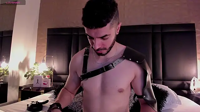 AxelThompson  online show from November 2025 11:34:01 AM