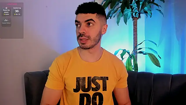 AxelThompson  online show from December 2025 11:15:02 AM