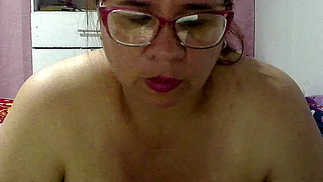 luciana69hot online show from February 2026 05:01:01 PM