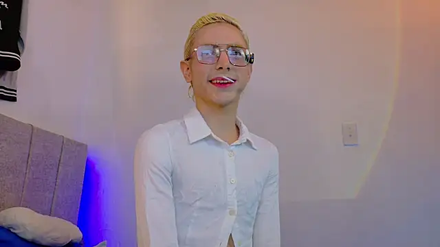 liiamluna  online show from May 2026 02:36:02 PM