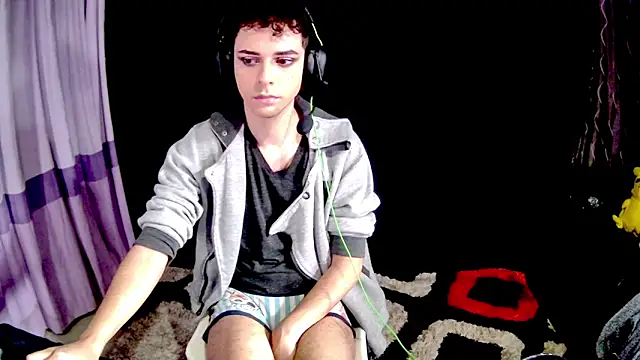 Snapshot of KittyCamKat chatting on October 2025 07:40:01 PM KittyCamKat online show from October 2025 07:40:01 PM