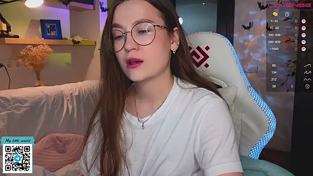 mia here online show from November 2025 01:50:01 AM