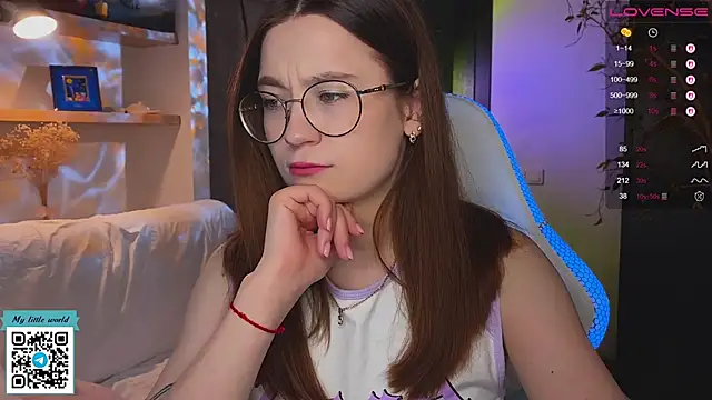 mia here online show from November 2025 02:11:01 AM