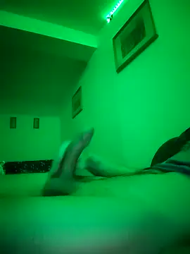 Snapshot of MrThomas31 chatting on March 2026 06:20:01 AM MrThomas31 online show from March 2026 06:20:01 AM