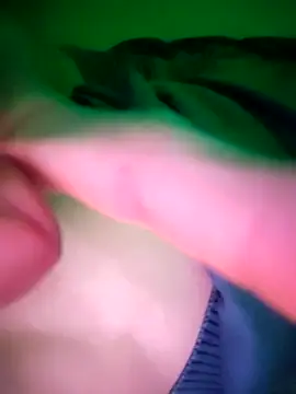 Snapshot of MrThomas31 chatting on March 2026 02:37:01 AM MrThomas31 online show from March 2026 02:37:01 AM