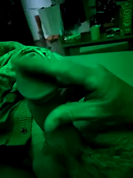 Snapshot of MrThomas31 chatting on March 2026 01:11:02 PM MrThomas31 online show from March 2026 01:11:02 PM