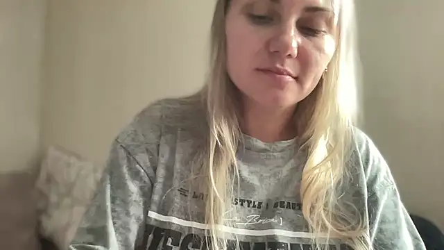 MonicaSweett online show from October 2025 09:17:02 AM