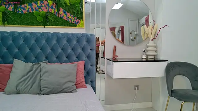 SiennaPierce online show from November 2025 05:27:02 AM