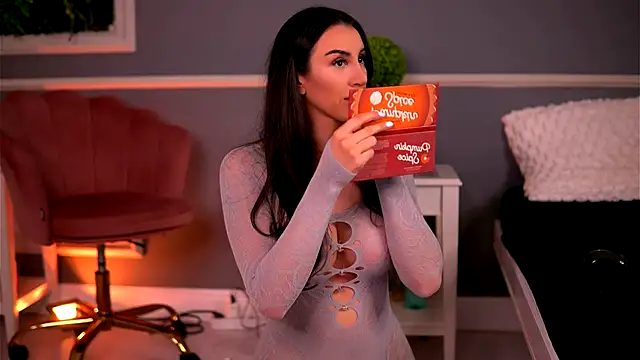 Snapshot of LucyxRios chatting on November 2025 09:48:01 PM LucyxRios online show from November 2025 09:48:01 PM