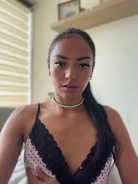im-isabella online show from May 2026 03:10:01 PM