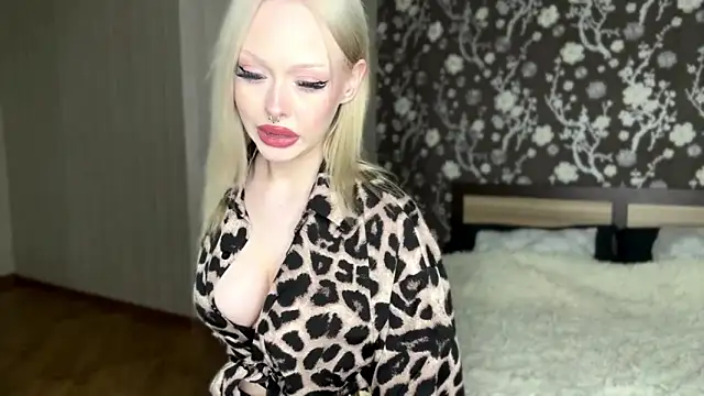 demilodge online show from December 2025 01:40:01 PM