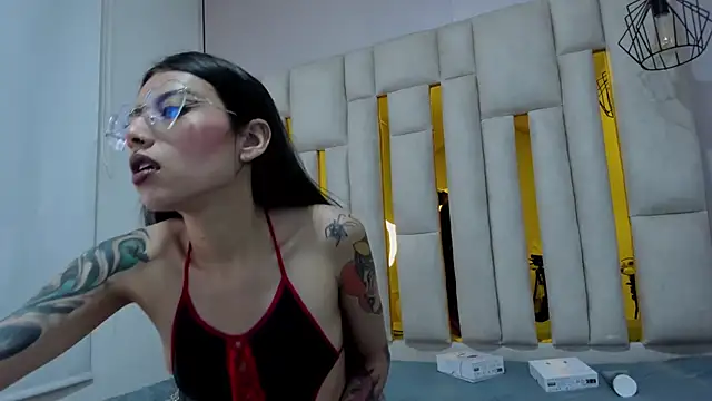 Snapshot of viollettaa_ chatting on November 2025 12:11:02 PM viollettaa online show from November 2025 12:11:02 PM