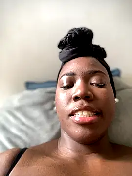 Snapshot of Alexia_24 chatting on November 2025 04:51:01 PM Alexia 24 online show from November 2025 04:51:01 PM