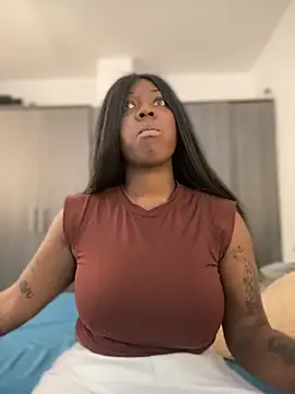 Alexia 24 online show from February 2026 06:45:01 PM