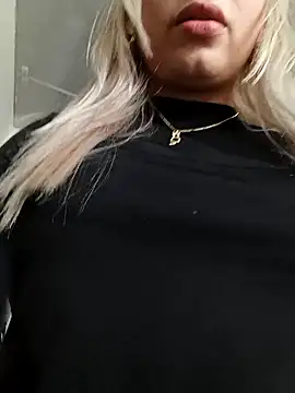 Snapshot of Belinda-Naughty chatting on October 2025 01:23:01 PM Belinda-Naughty online show from October 2025 01:23:01 PM