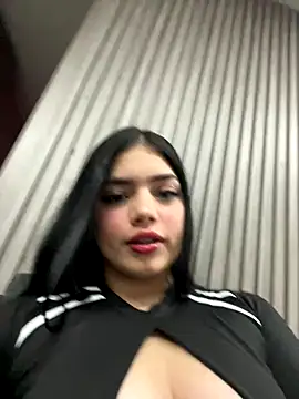 Snapshot of Hailey-Fox chatting on December 2025 09:00:01 PM Hailey-Fox online show from December 2025 09:00:01 PM