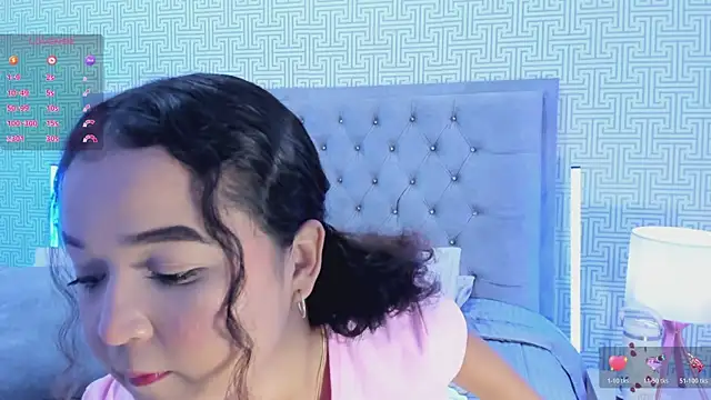 Evaa Lunna  online show from November 2025 08:08:02 PM