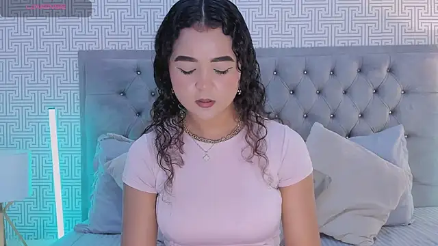 Evaa Lunna  online show from May 2026 08:43:02 PM