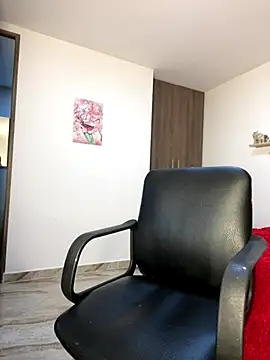 Snapshot of Vaneza_G1 chatting on September 2025 01:38:02 AM Vaneza G1 online show from September 2025 01:38:02 AM