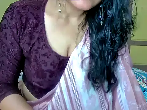 Snapshot of MasTANIYA chatting on November 2025 01:26:02 PM MasTANIYA online show from November 2025 01:26:02 PM