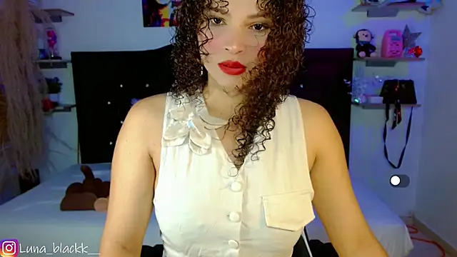 Luna blackk online show from October 2025 09:03:02 PM