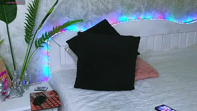 Snapshot of Aelorya chatting on September 2025 05:58:01 PM Aelorya online show from September 2025 05:58:01 PM