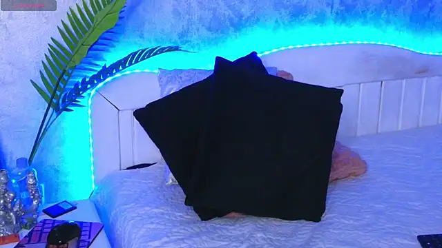 Snapshot of Aelorya chatting on October 2025 06:14:02 PM Aelorya online show from October 2025 06:14:02 PM