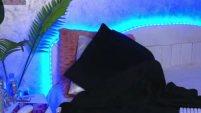 Snapshot of Aelorya chatting on October 2025 08:05:01 PM Aelorya online show from October 2025 08:05:01 PM