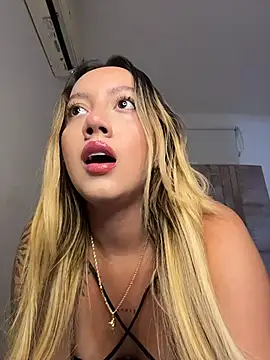 Snapshot of Becca_Johnson_u chatting on November 2025 03:18:02 AM Becca Johnson u online show from November 2025 03:18:02 AM