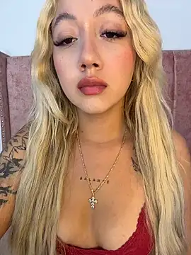 Snapshot of Becca_Johnson_u chatting on December 2025 11:57:02 PM Becca Johnson u online show from December 2025 11:57:02 PM