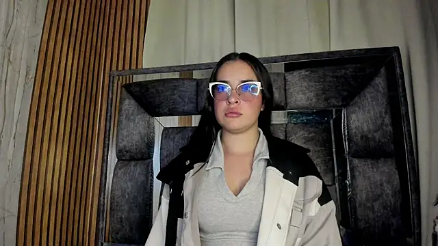 Cherry  Hot online show from November 2025 04:12:02 AM