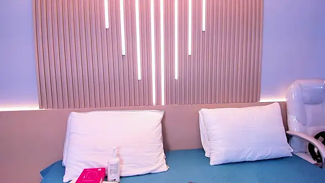 Camile cute online show from February 2026 06:37:02 PM