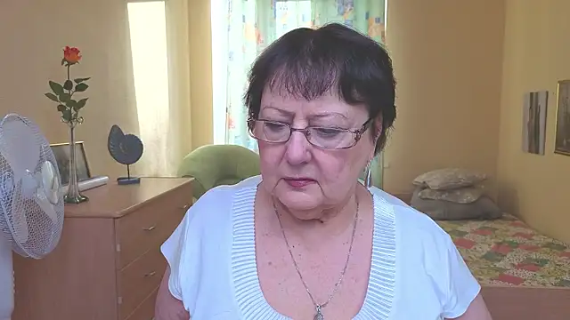 Margo Moll online show from January 2026 10:41:02 AM