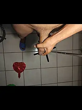 Snapshot of Genaro_Dickinson_69 chatting on December 2025 03:33:01 AM Genaro Dickinson 69 online show from December 2025 03:33:01 AM