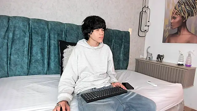 Diamond twink online show from June 2026 02:10:01 PM