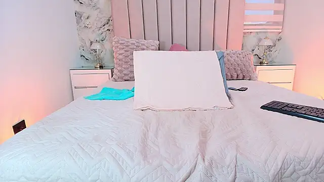 celeste moonx online show from November 2025 03:16:02 PM