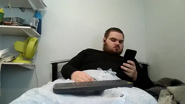 Snapshot of alexthe9t chatting on December 2025 07:44:01 PM alexthe9t online show from December 2025 07:44:01 PM