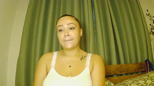 Snapshot of FieryAutumn_25X chatting on February 2026 07:36:01 AM FieryAutumn 25X online show from February 2026 07:36:01 AM