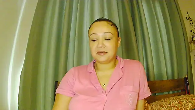 Snapshot of FieryAutumn_25X chatting on February 2026 07:40:01 AM FieryAutumn 25X online show from February 2026 07:40:01 AM