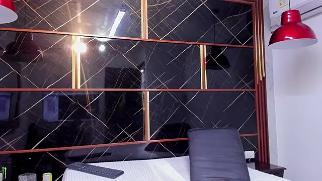 HannyThompson online show from September 2025 12:21:02 PM