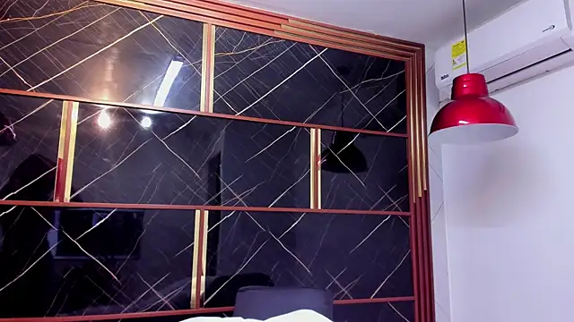 HannyThompson online show from October 2025 12:39:02 PM