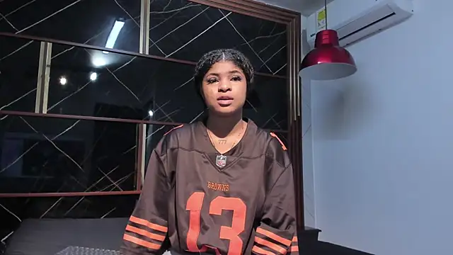 HannyThompson online show from October 2025 12:17:02 PM